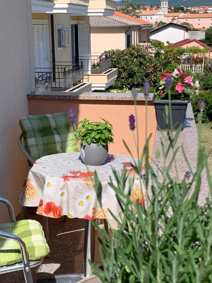 Apartment Close To Krk Town Centre Buitenkant foto